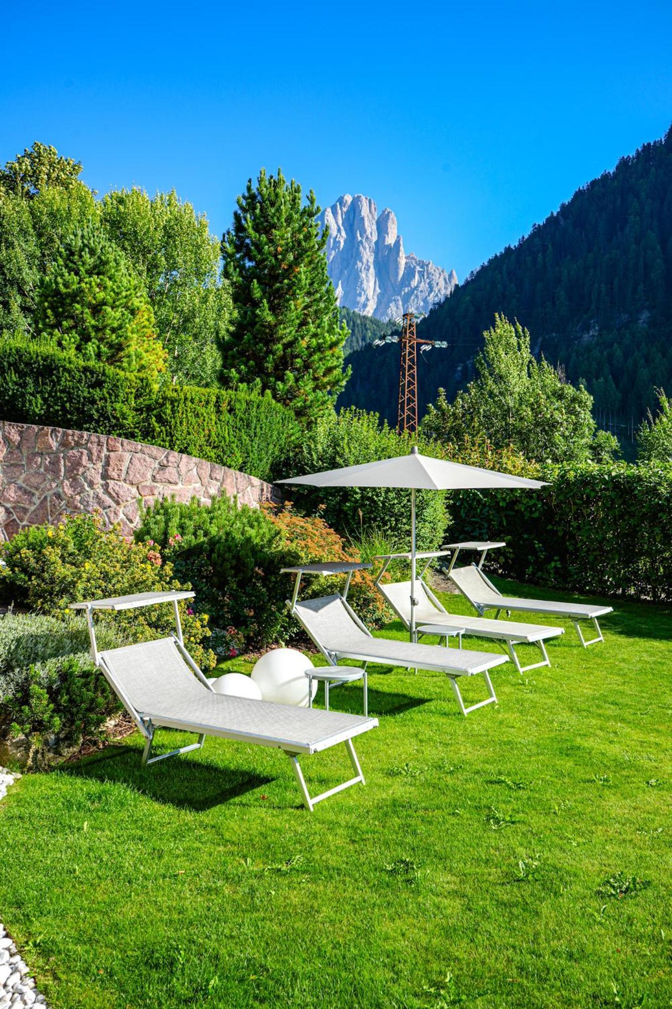 B&B Hotel Mirabel Ortisei Eksteriør bilde