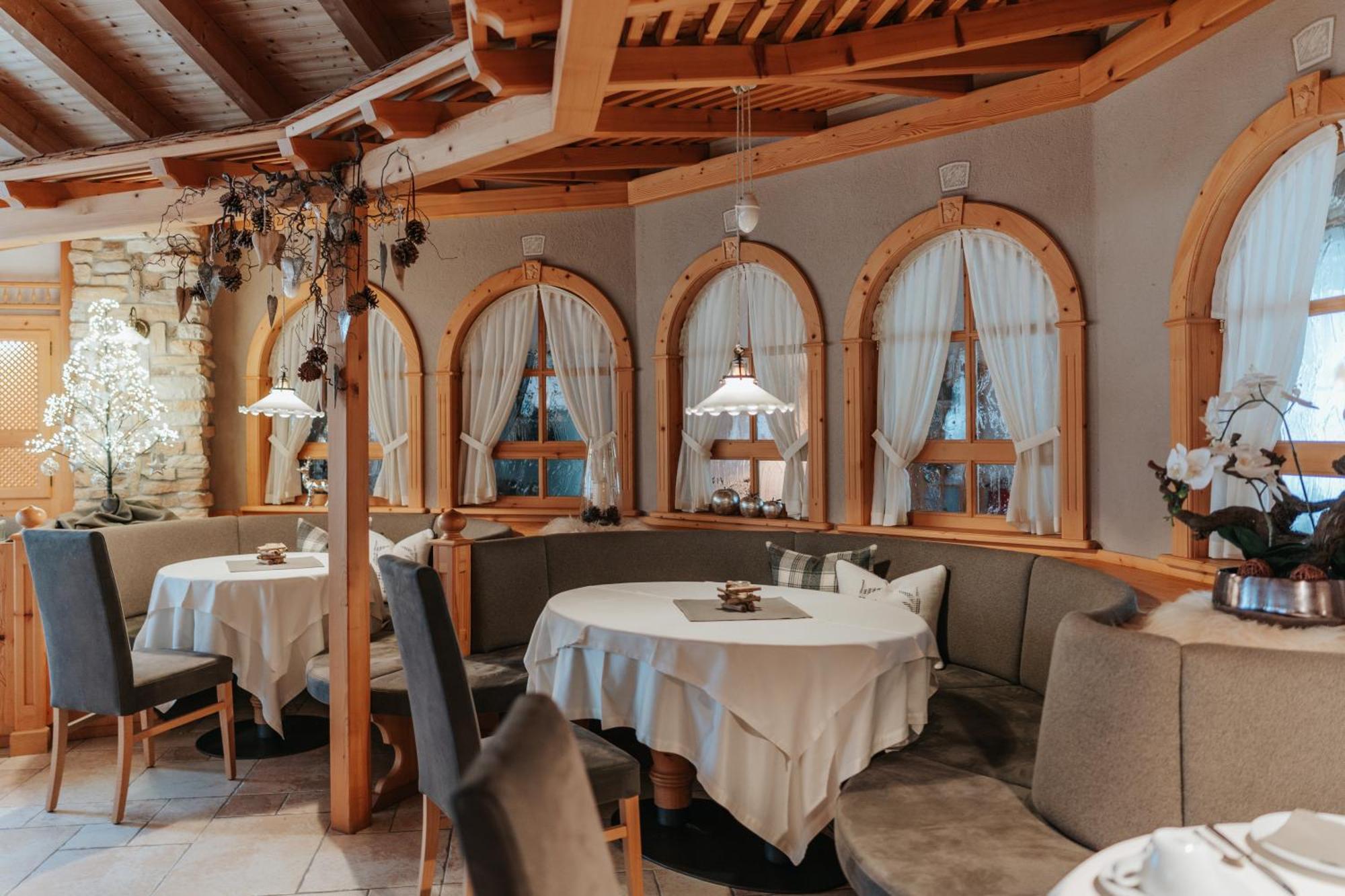B&B Hotel Mirabel Ortisei Eksteriør bilde