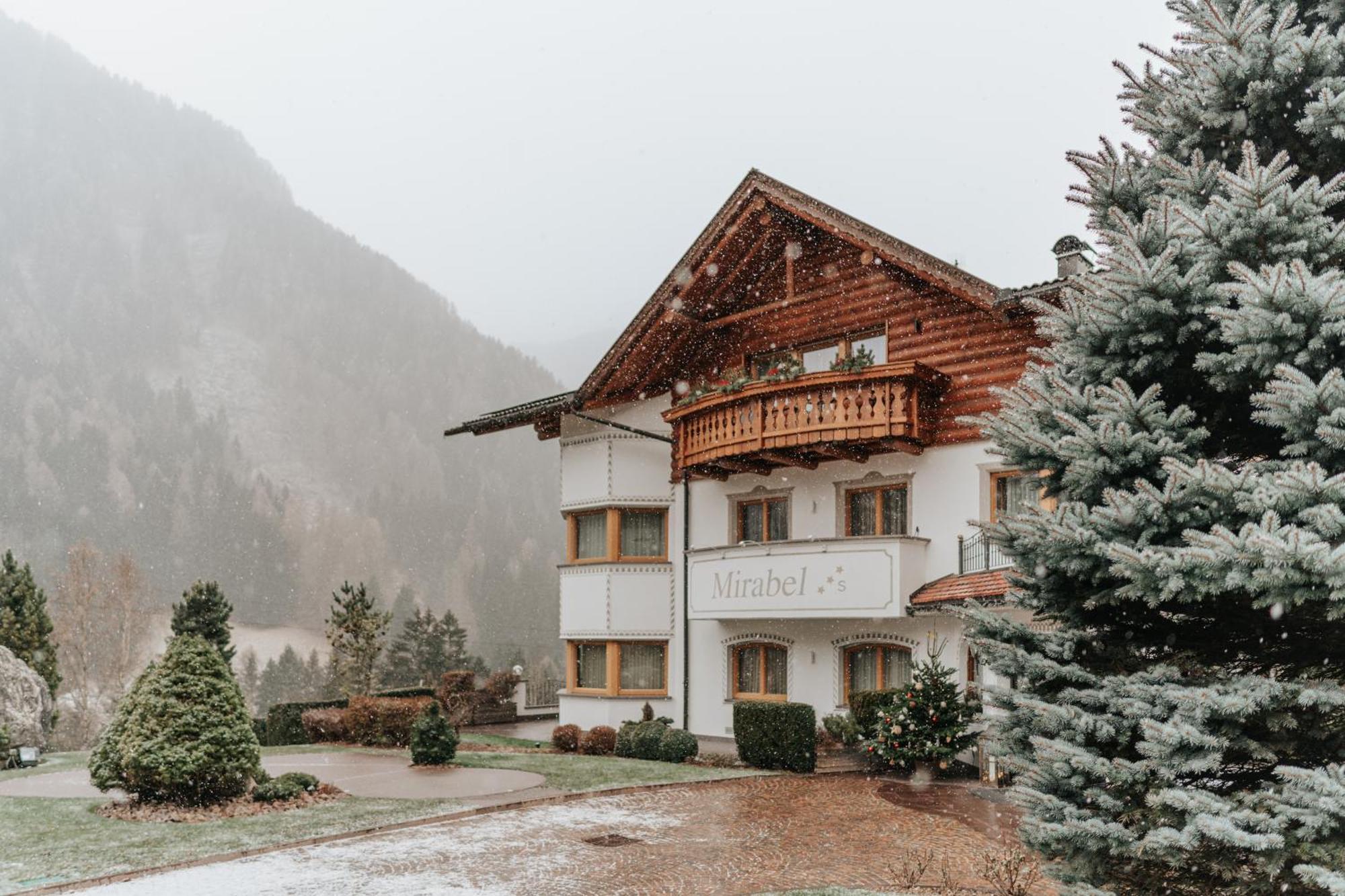 B&B Hotel Mirabel Ortisei Eksteriør bilde